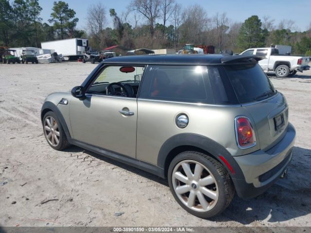 2008 MINI COOPER S WMWMF73508TV32758 Photo 2