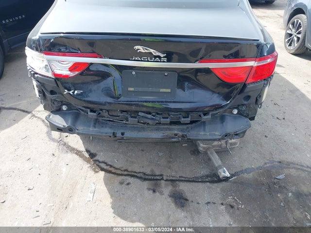 2018 JAGUAR XF SAJBF4FX5JCY69018 Photo 5