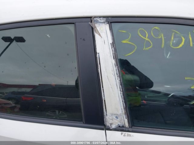 JTNK4RBE0K3041882 Toyota COROLLA SE