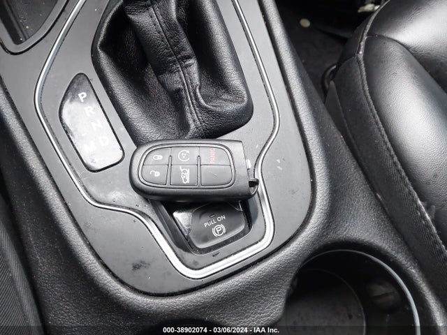 1C4PJLLB7KD122733 Jeep Cherokee Latitude Plus Fwd