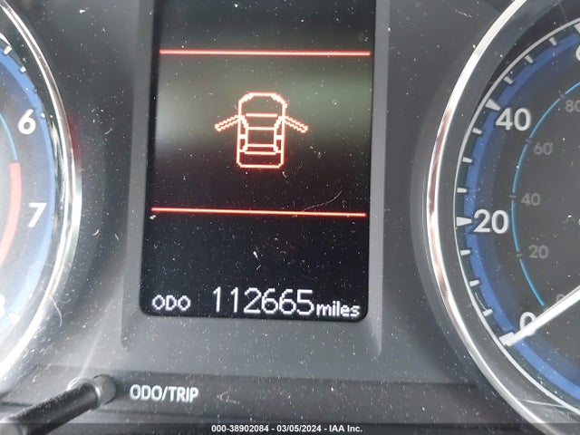 Toyota COROLLA LE 2018 5YFBURHE3JP852593 Image 16