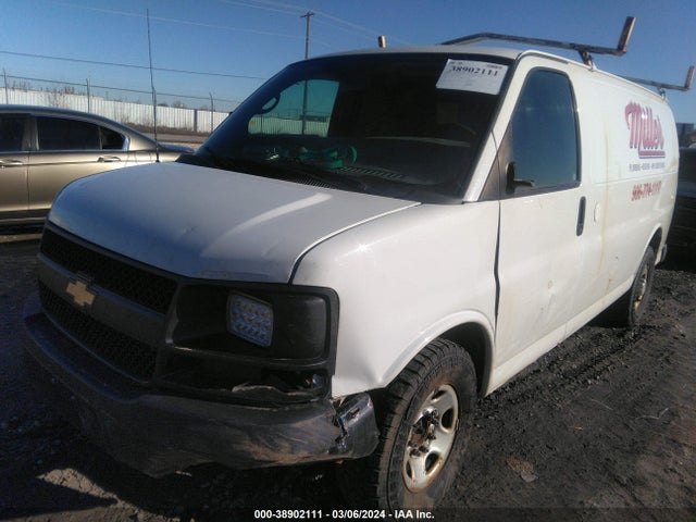 Chevrolet Express 3500 Work Van 2014 1GCZGTCA6E1146414 Image 2