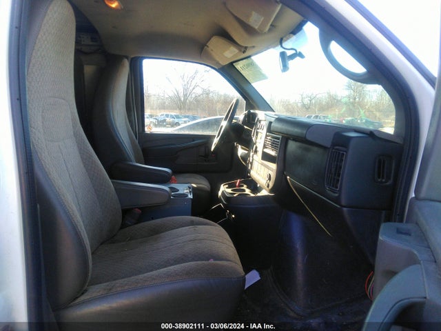 Chevrolet Express 3500 Work Van 2014 1GCZGTCA6E1146414 Image 5