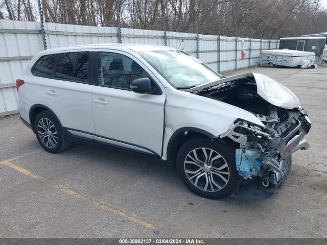 Mitsubishi Outlander Es 2018 JA4AD2A39JZ026259 Image 1