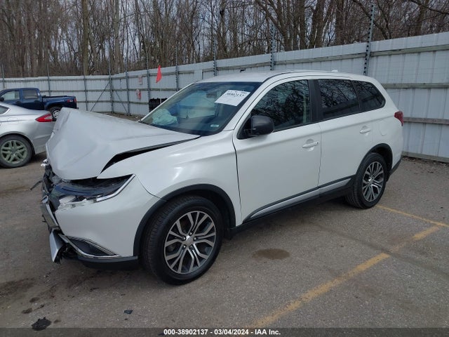 Mitsubishi Outlander Es 2018 JA4AD2A39JZ026259 Image 2