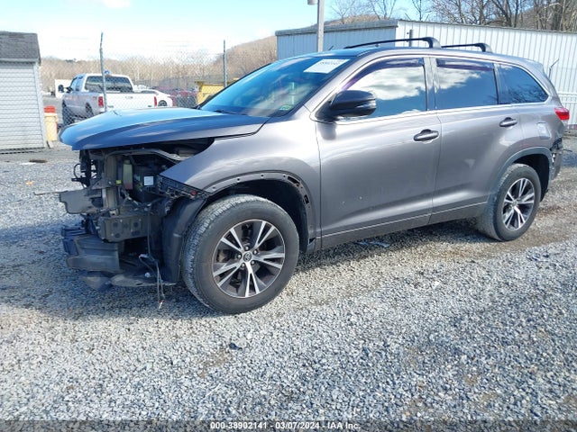 Toyota Highlander Le 2017 5TDZARFH7HS030630 Image 2
