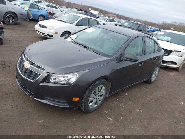 Chevrolet Cruze Ls Manual 2014 1G1PB5SH4E7106144 Image 2