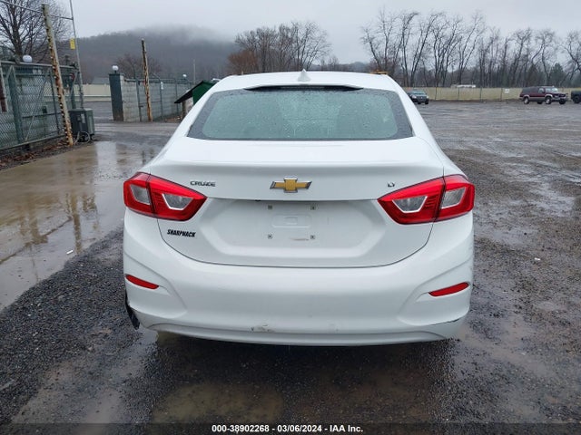 Chevrolet Cruze Lt Auto 2018 1G1BE5SM6J7182120 Image 16