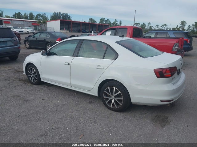 3VWDB7AJ6JM229130 Volkswagen Jetta 1.4t Se/1.4t Wolfsburg Edition