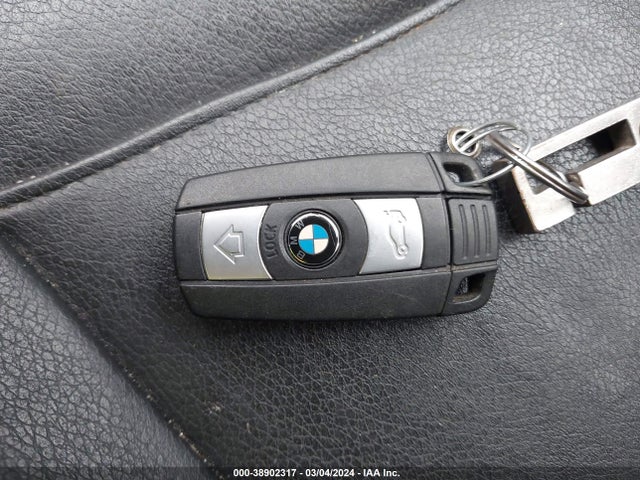 2014 BMW X1 XDRIVE28I VIN: WBAVL1C55EVY12296