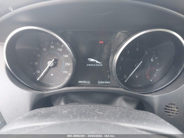 2018 JAGUAR F-PACE SADCJ2GX8JA204098 Photo 6