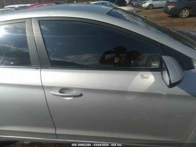 Hyundai ELANTRA SE 2019 KMHD74LF1KU786094 Image 13