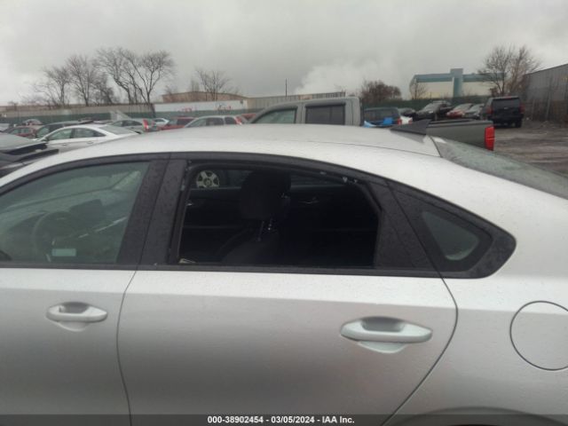 3KPF24AD4KE046826 KIA Forte Lxs