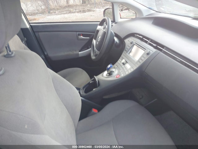 Toyota Prius Two 2015 JTDKN3DU8F0409591 Image 5