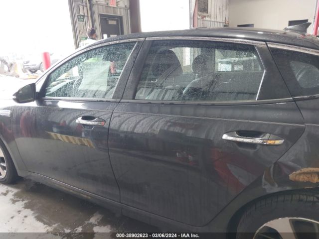 5XXGT4L38KG328495 KIA Optima S
