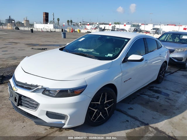 Chevrolet MALIBU LT 2018 1G1ZD5STXJF157266 Image 2