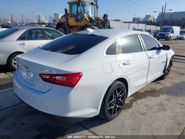 Chevrolet MALIBU LT 2018 1G1ZD5STXJF157266 Image 4
