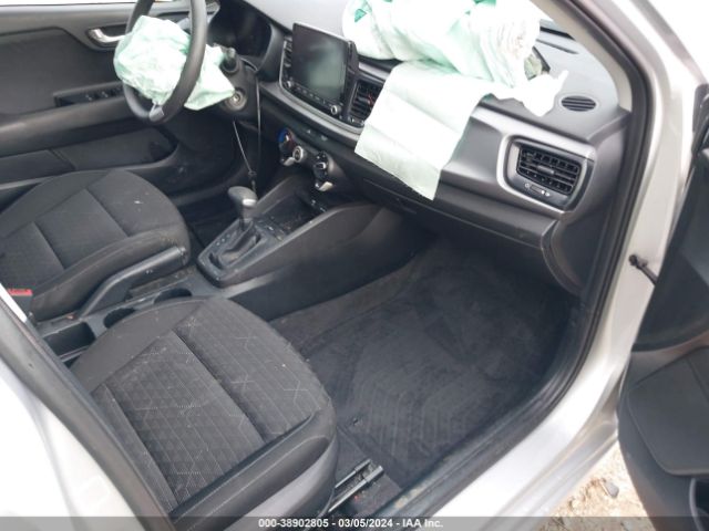 3KPA24AD8ME412252 KIA RIO LX