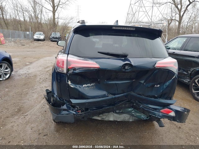 2018 Toyota Rav4 Le მანქანა იყიდება აუქციონზე, vin: JTMZFREV8JJ741202, აუქციონის ნომერი: 38902835
