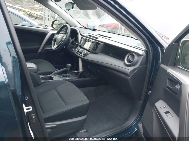 2018 Toyota Rav4 Le მანქანა იყიდება აუქციონზე, vin: JTMZFREV8JJ741202, აუქციონის ნომერი: 38902835