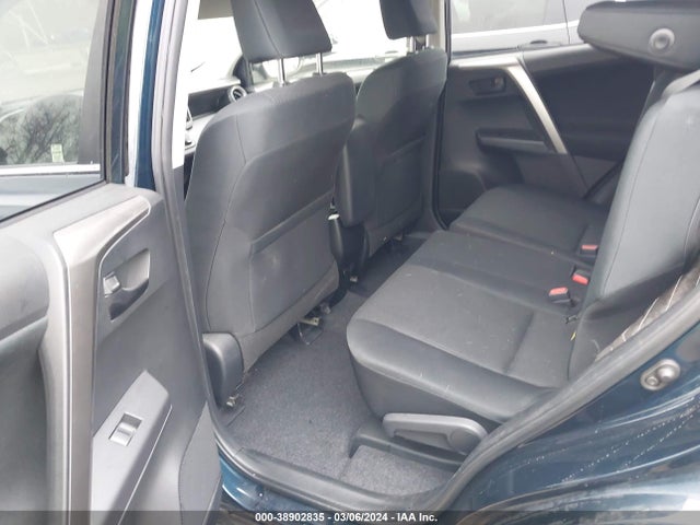 2018 Toyota Rav4 Le მანქანა იყიდება აუქციონზე, vin: JTMZFREV8JJ741202, აუქციონის ნომერი: 38902835