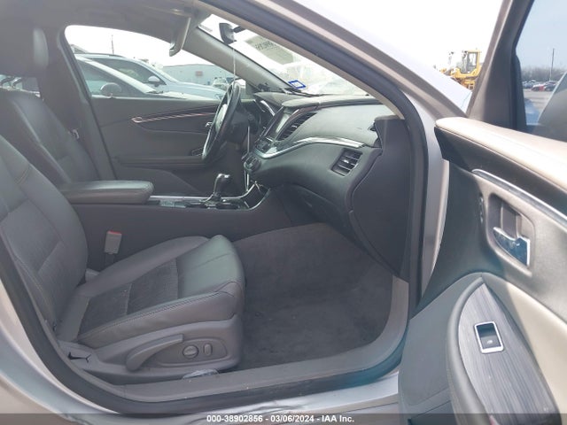 Chevrolet IMPALA 1LT 2018 2G1105S30J9109468 Image 5