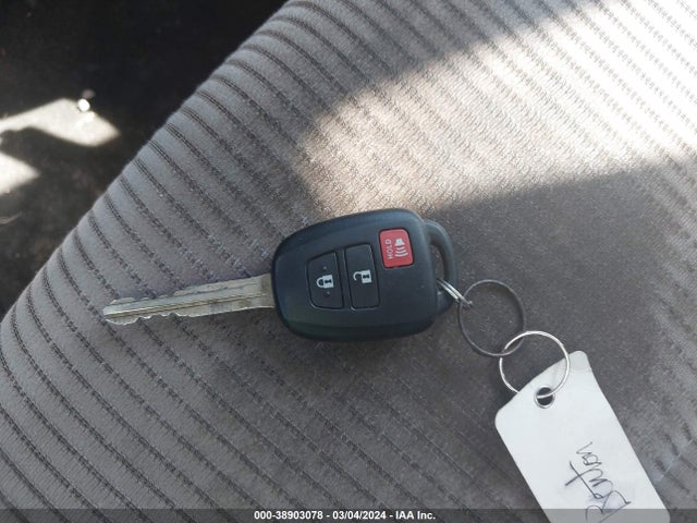 Toyota RAV4 LE 2015 2T3BFREV1FW310274 Image 11