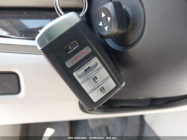JH4KC1F55EC007233 Acura RLX