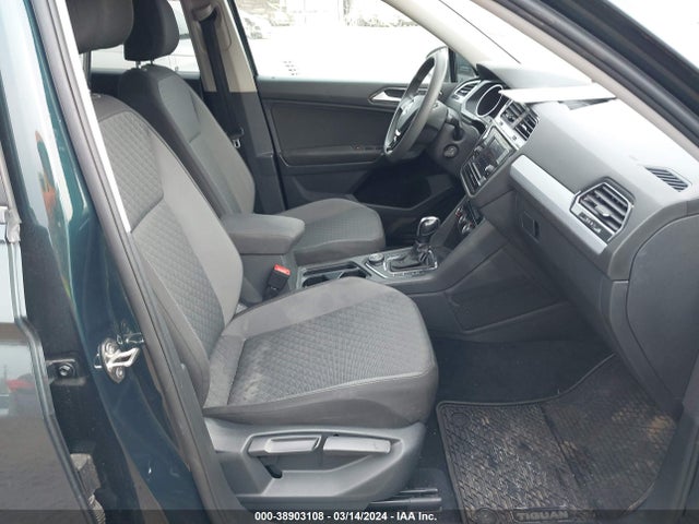 3VV0B7AX1JM070055 Volkswagen Tiguan 2.0t S