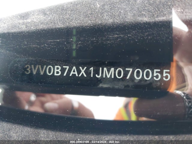 3VV0B7AX1JM070055 Volkswagen Tiguan 2.0t S