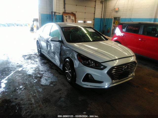 Hyundai SONATA SE 2018 5NPE24AF2JH727493 Image 1