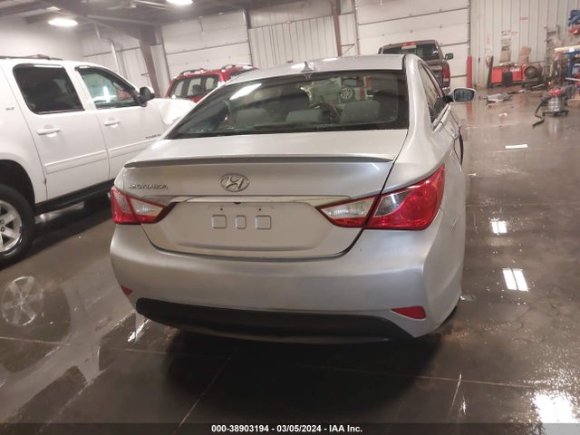 Hyundai SONATA HYBRID 2015 KMHEC4A49FA137569 Image 16