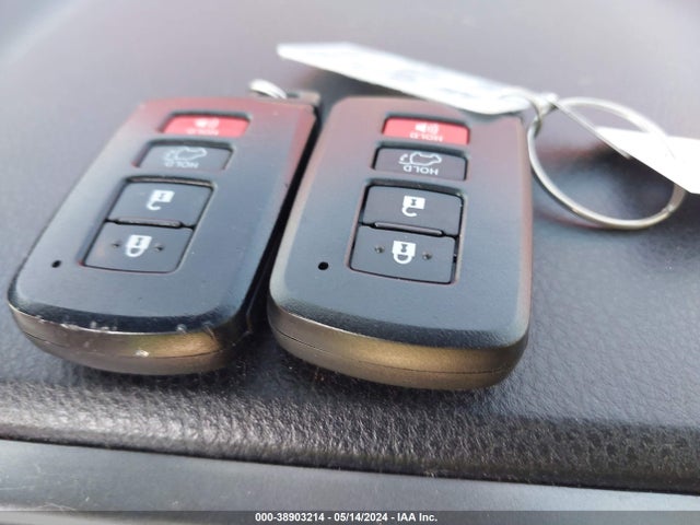 Toyota RAV4 SE 2016 JTMJFREV1GJ081705 Image 11