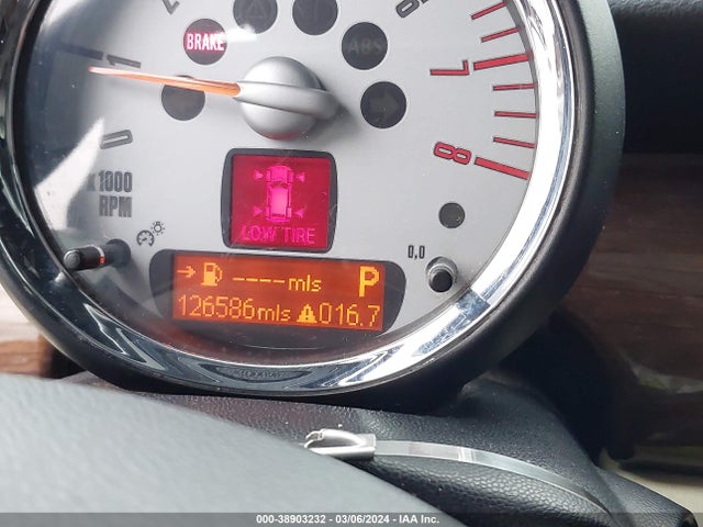 2009 MINI COOPER S CLUBMAN WMWMM33549TP91916 Photo 6