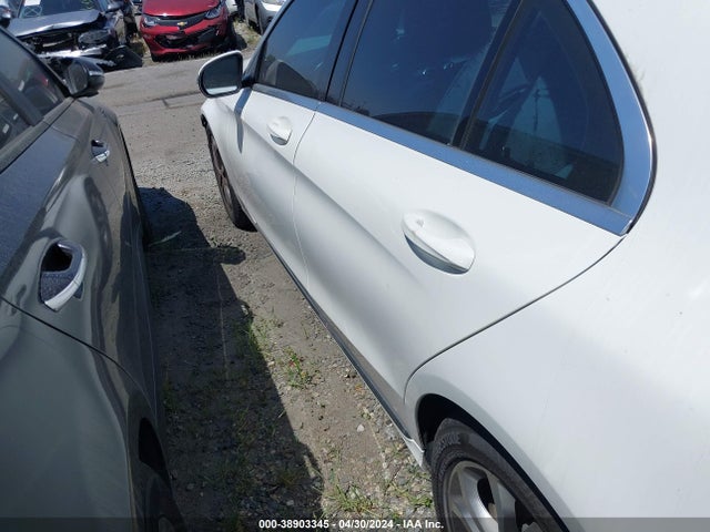 55SWF4JB4HU229499 Mercedes-Benz C 300 Luxury/sport
