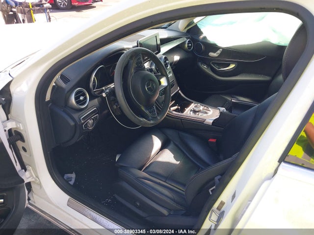 55SWF4JB4HU229499 Mercedes-Benz C 300 Luxury/sport