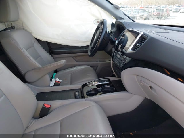 Honda Pilot Touring 2016 5FNYF5H96GB023747 Image 5