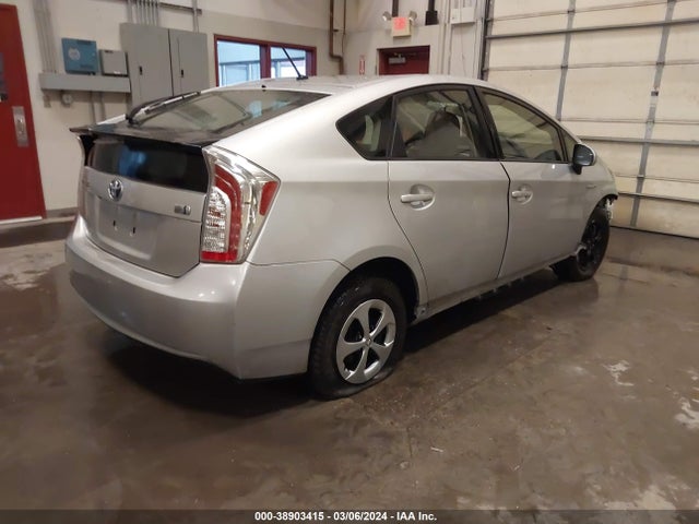 Toyota Prius Two 2015 JTDKN3DU7F1978345 Image 4