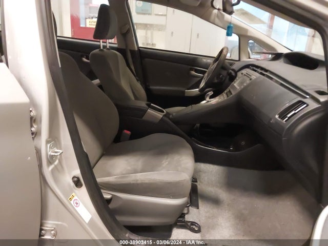 Toyota Prius Two 2015 JTDKN3DU7F1978345 Image 5