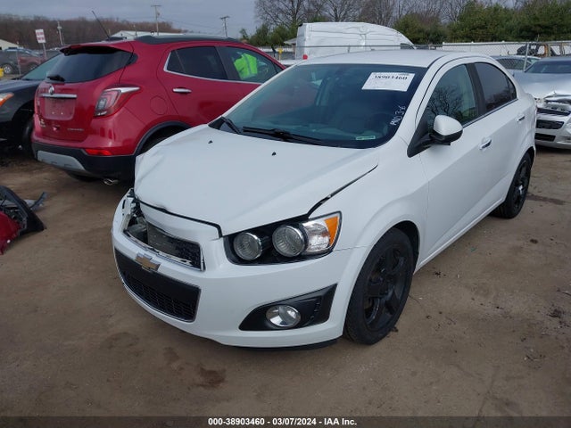 Chevrolet Sonic Ltz Auto 2015 1G1JE5SBXF4189168 Image 2