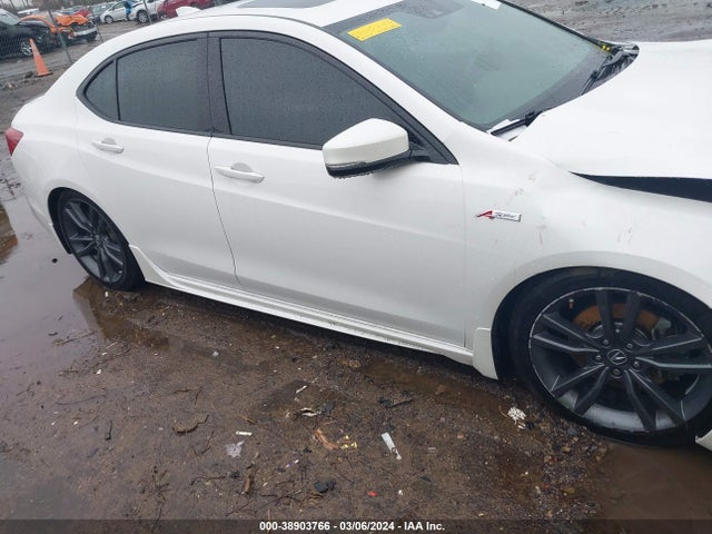 Acura TLX 2018 19UUB3F69JA000794 Image 13