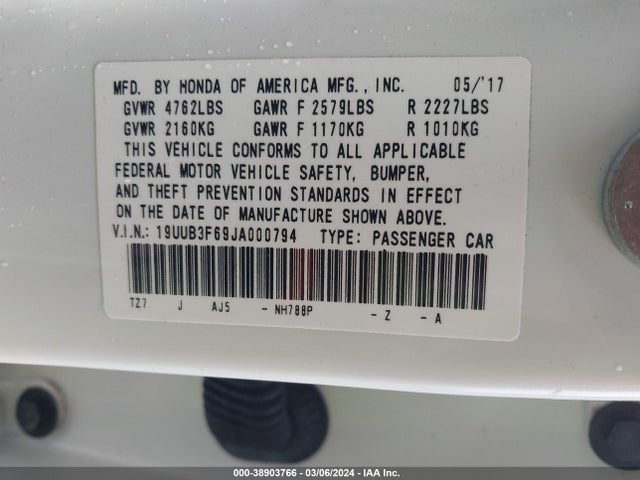 Acura TLX 2018 19UUB3F69JA000794 Image 9