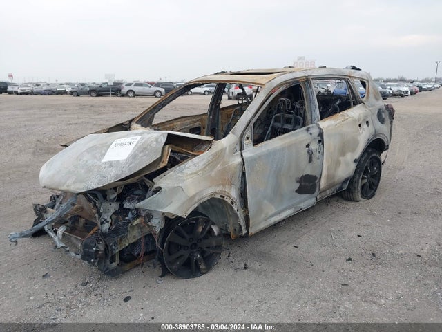 Toyota Rav4 Xle 2017 JTMWFREV2HJ117392 Image 2