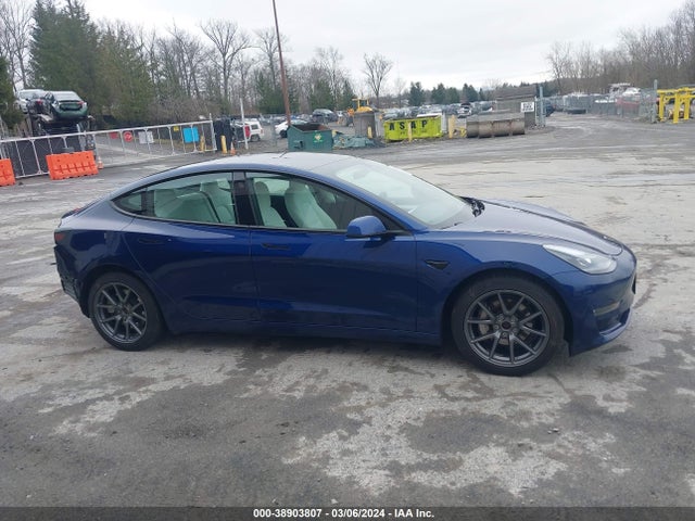 Tesla Model 3 Long Range Dual Motor All-wheel Drive 2022 5YJ3E1EBXNF110822 Image 14
