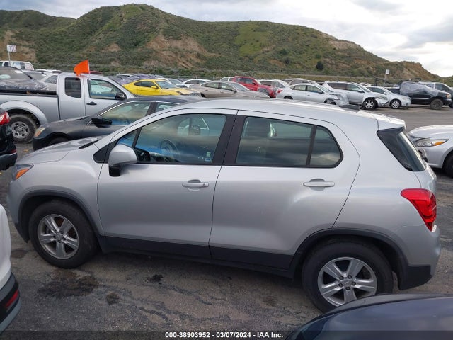 Chevrolet TRAX LS 2019 3GNCJKSB0KL317200 Image 14