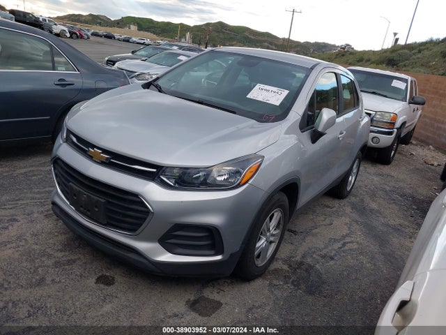 Chevrolet TRAX LS 2019 3GNCJKSB0KL317200 Image 2