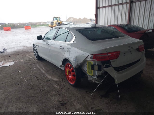2017 JAGUAR XE SAJAE4BV6HCP13051 Photo 2