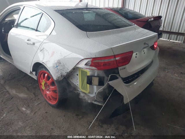 2017 JAGUAR XE SAJAE4BV6HCP13051 Photo 5