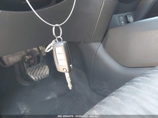Nissan ROGUE S 2017 KNMAT2MV2HP589942 Image 11