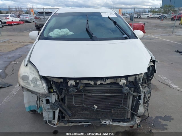 Toyota Prius Two 2015 JTDKN3DU6F0465464 Image 13